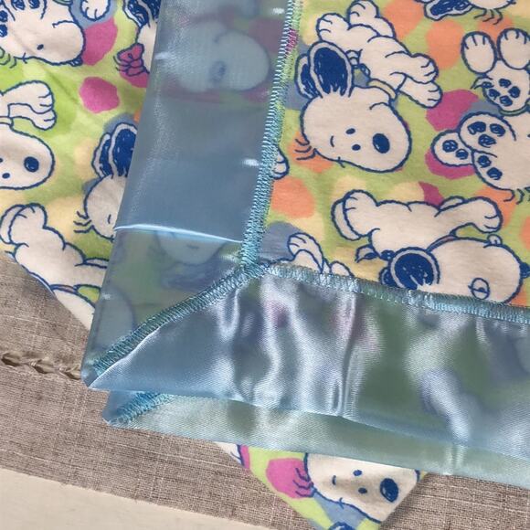 New Baby Snoopy Blanket with Satin Binding for Baby or Pet - Picture 2 of 9